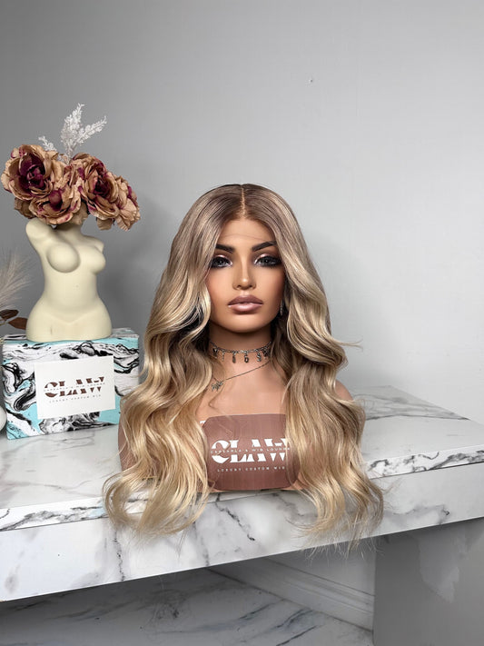 Lyla 20" | Glueless Lace Front Wig